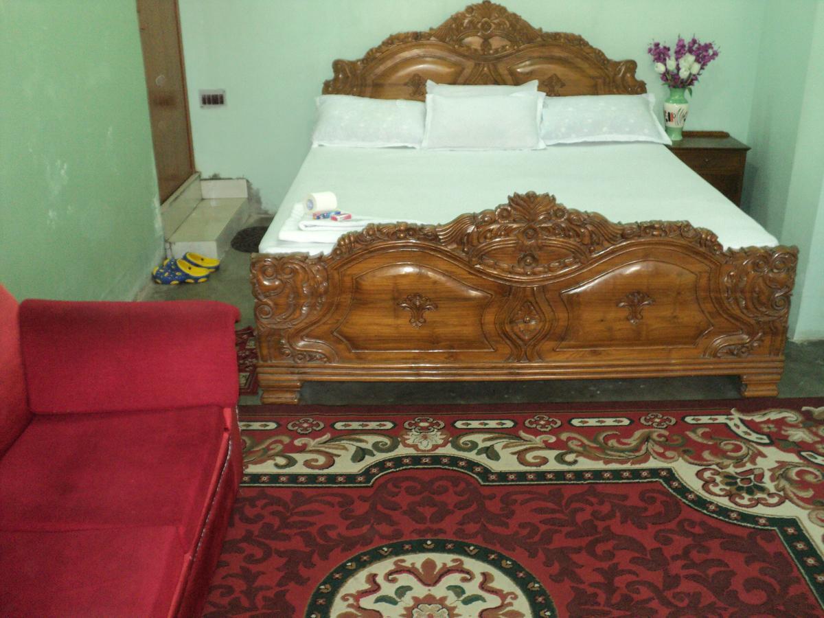 Royal Paying Guest Hotel Kolkata Exterior photo