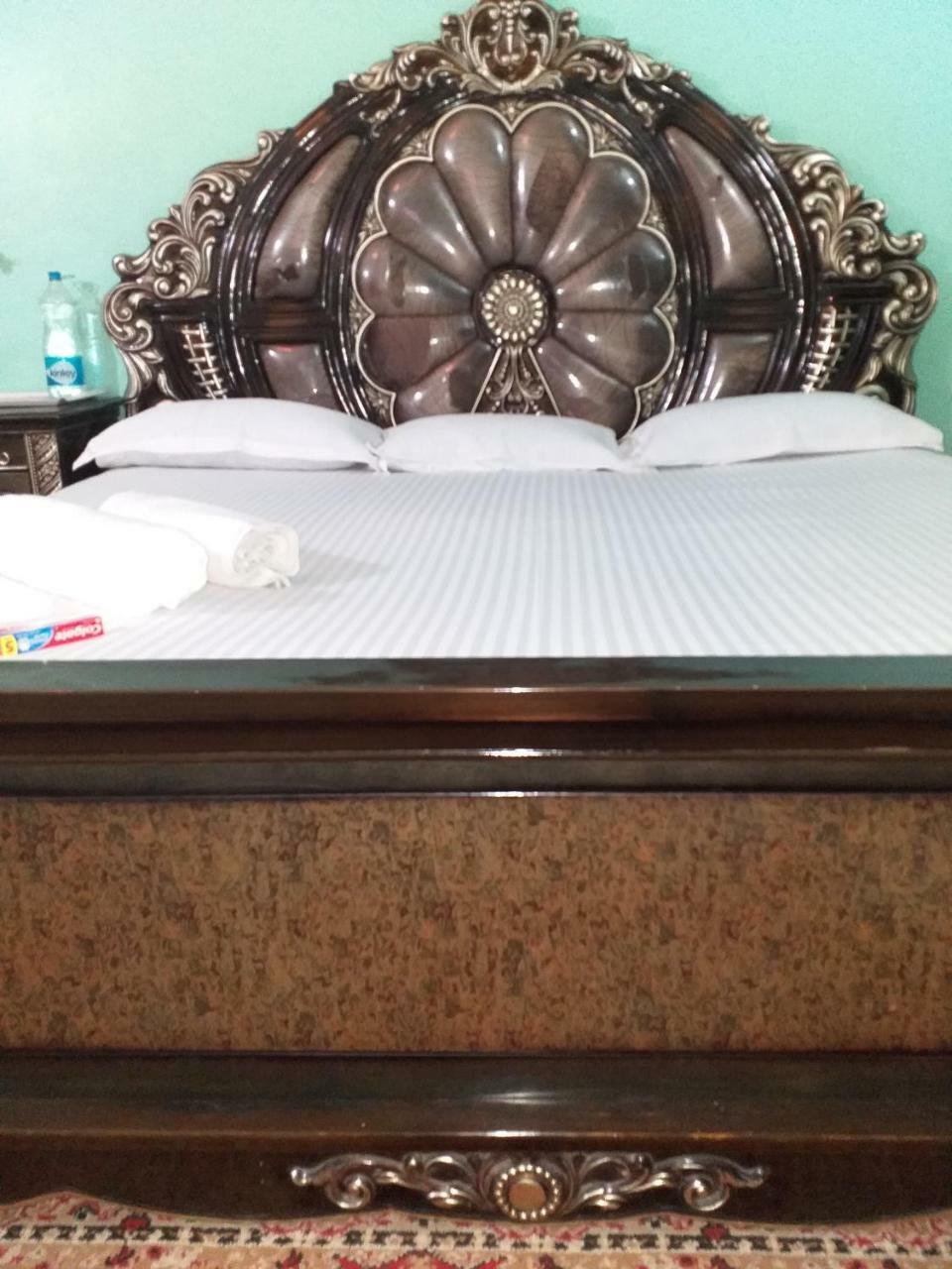 Royal Paying Guest Hotel Kolkata Exterior photo